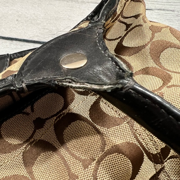 Coach shoulder tote - Picture 10 of 11